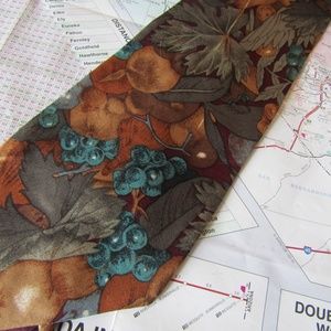 417 Van Heusen  Men's Necktie new without tag